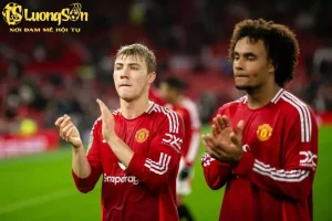 Hàng công MU đang thi đấu thiếu hiệu quả (Ảnh: SkySports).